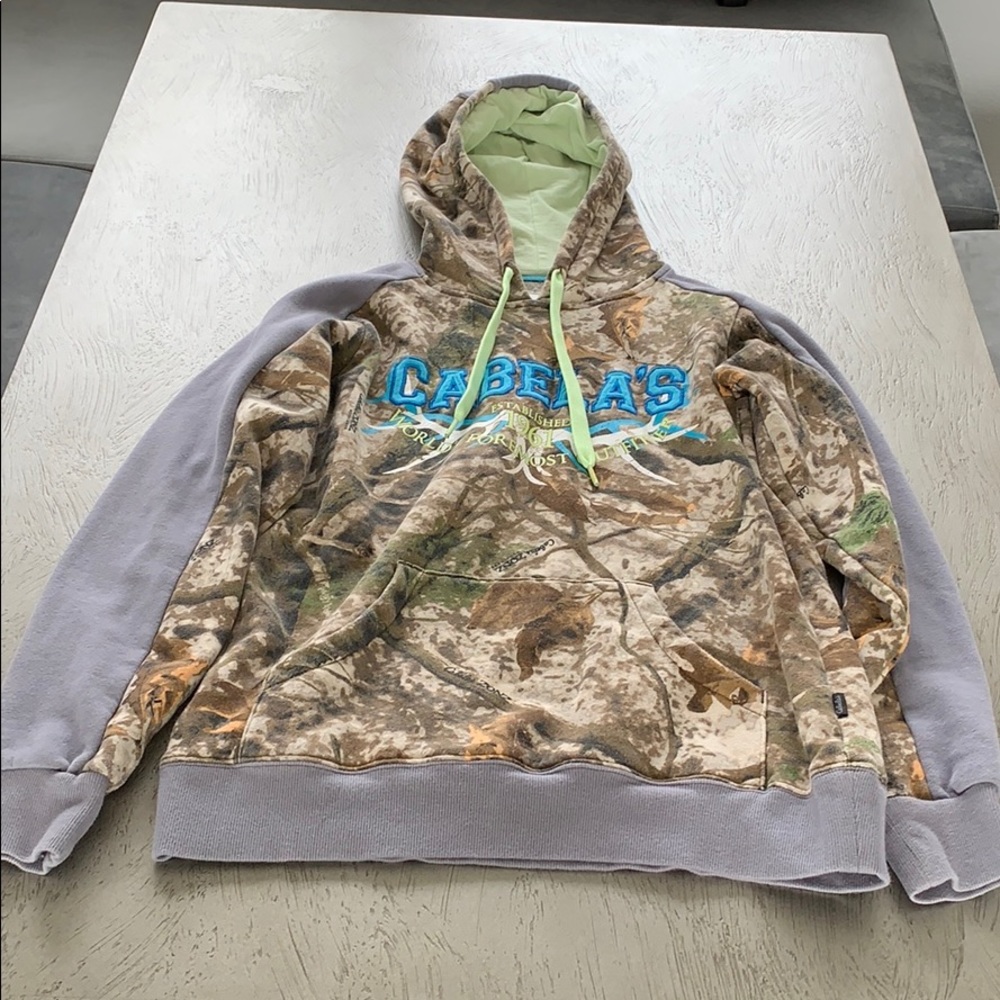 Sweatshirt